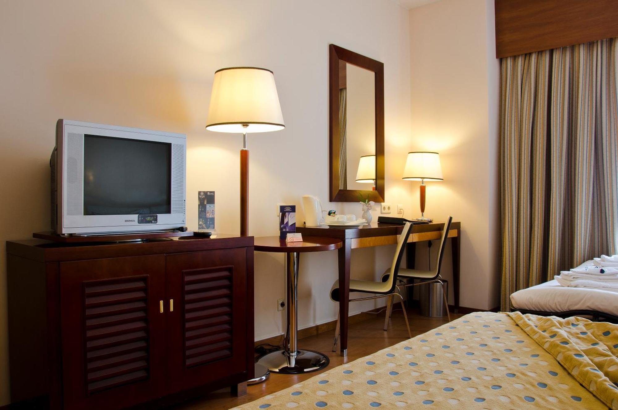 Vip Executive Santa Iria Hotel Санта-Ирия-ди-Азоя Экстерьер фото