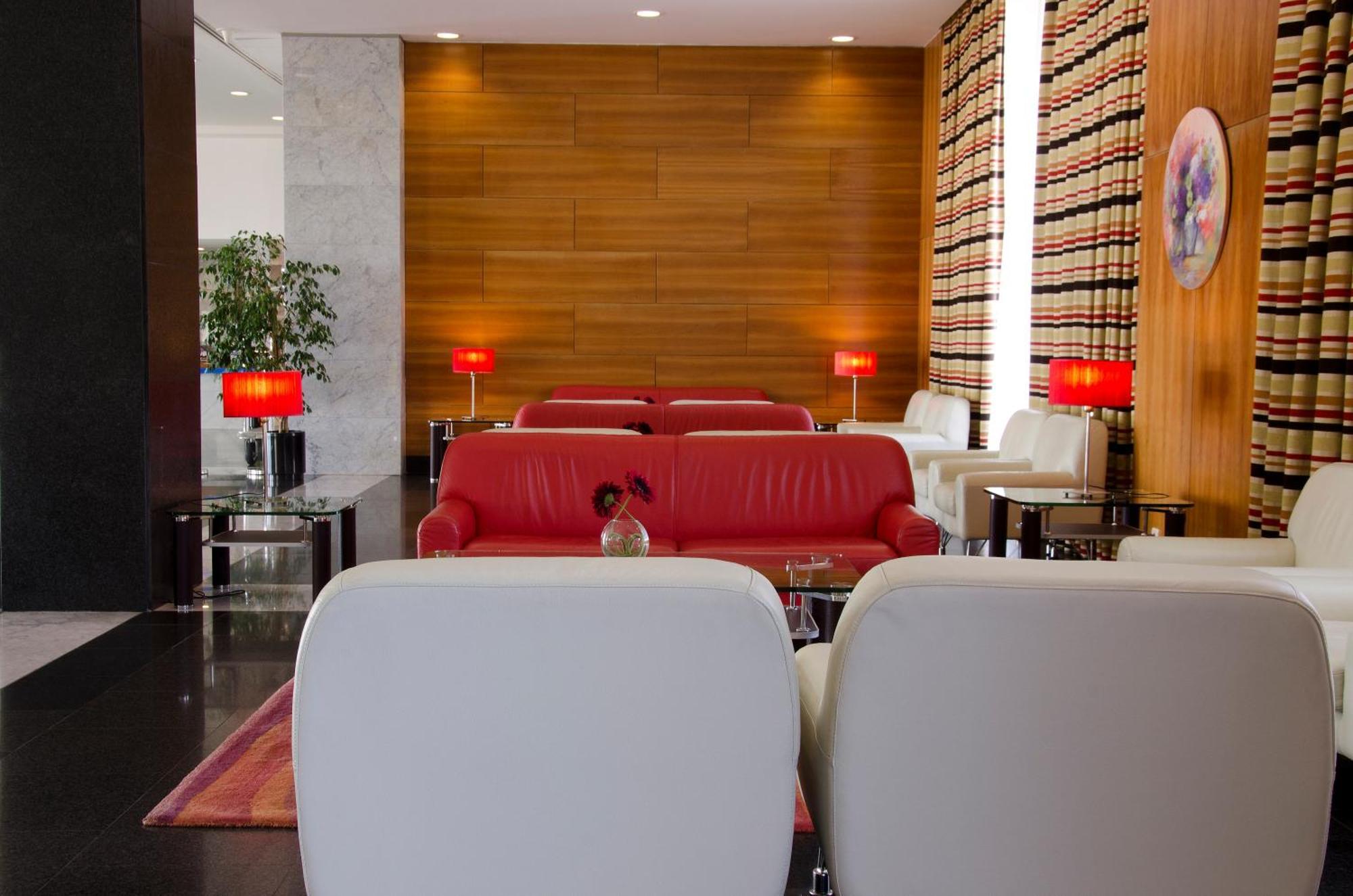 Vip Executive Santa Iria Hotel Санта-Ирия-ди-Азоя Экстерьер фото